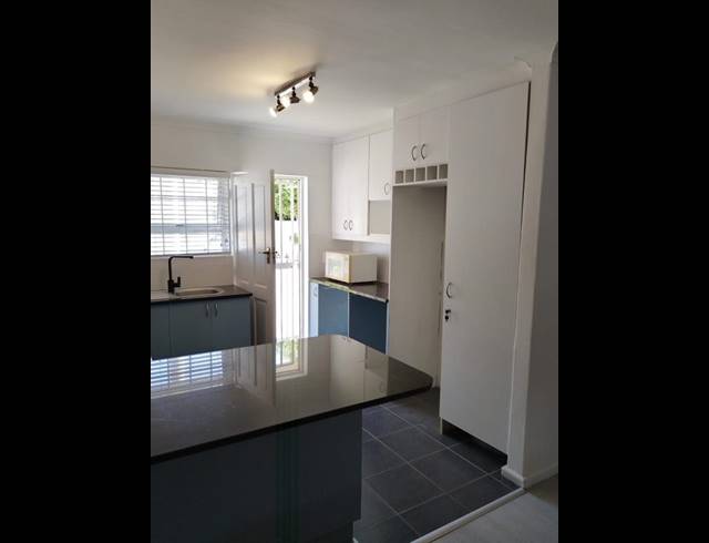 2 BEDROOM PROPERTY TO RENT IN WYNBERG UPPER